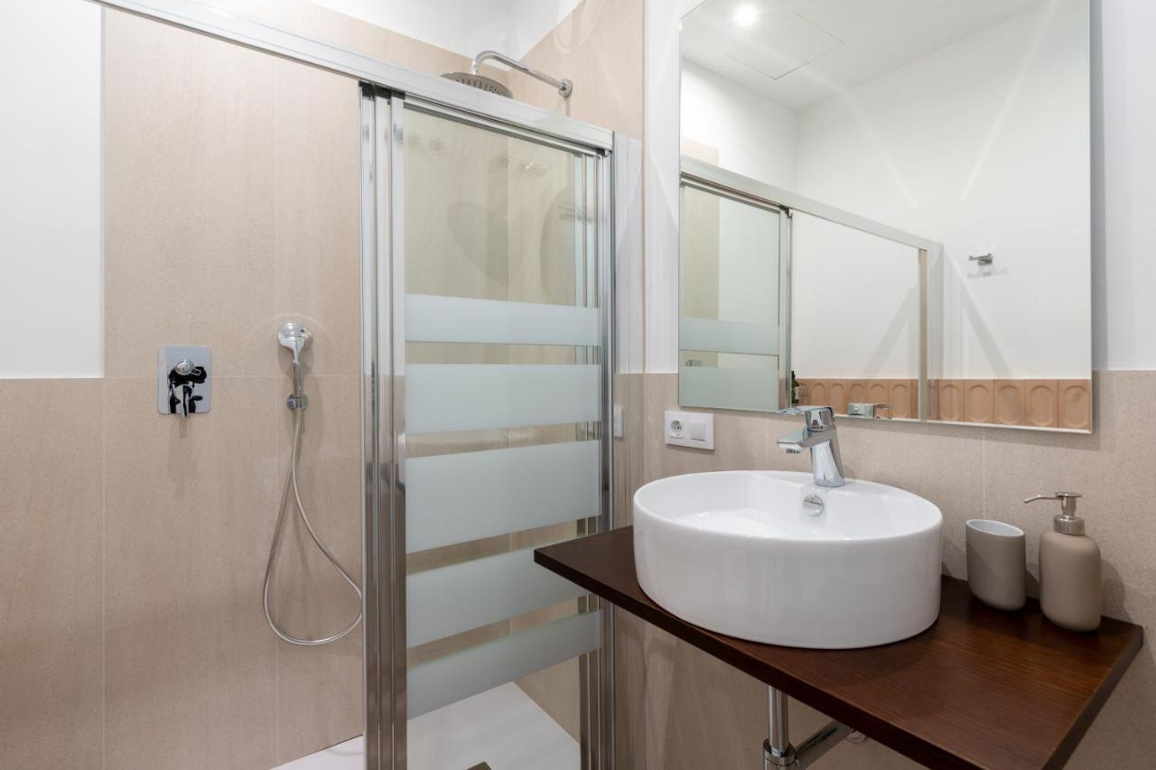 Holi-Rent At Erillas Camas Ngoại thất bức ảnh